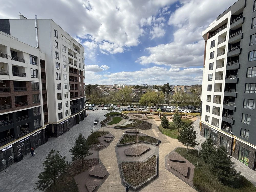 Urgent! Large 2-bedroom apartment with renovation, Synergy City