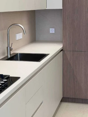Продається 1-кімнатна квартира, 42 м², з ремонтом, біля Центрального парку.