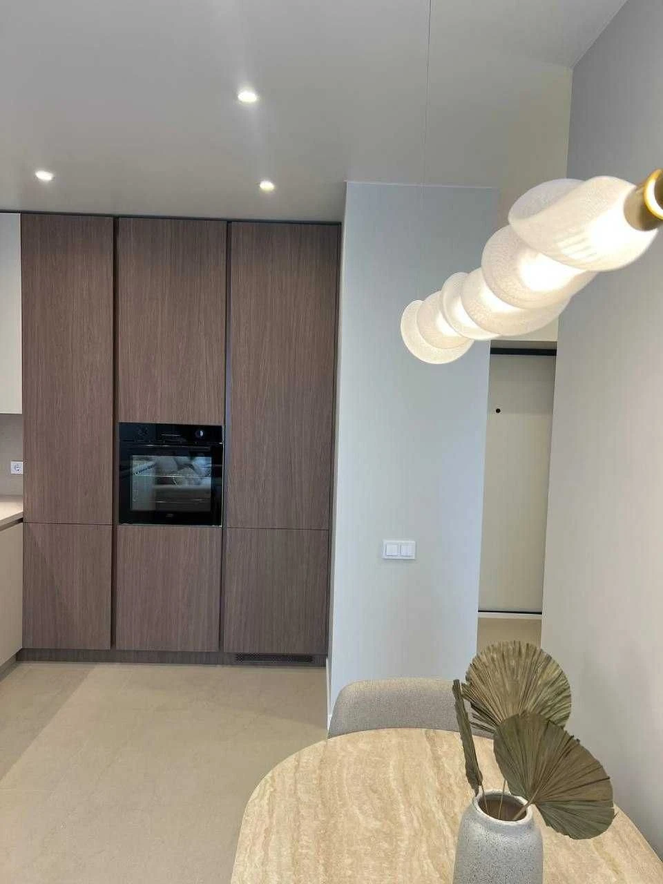 Продається 1-кімнатна квартира, 42 м², з ремонтом, біля Центрального парку.