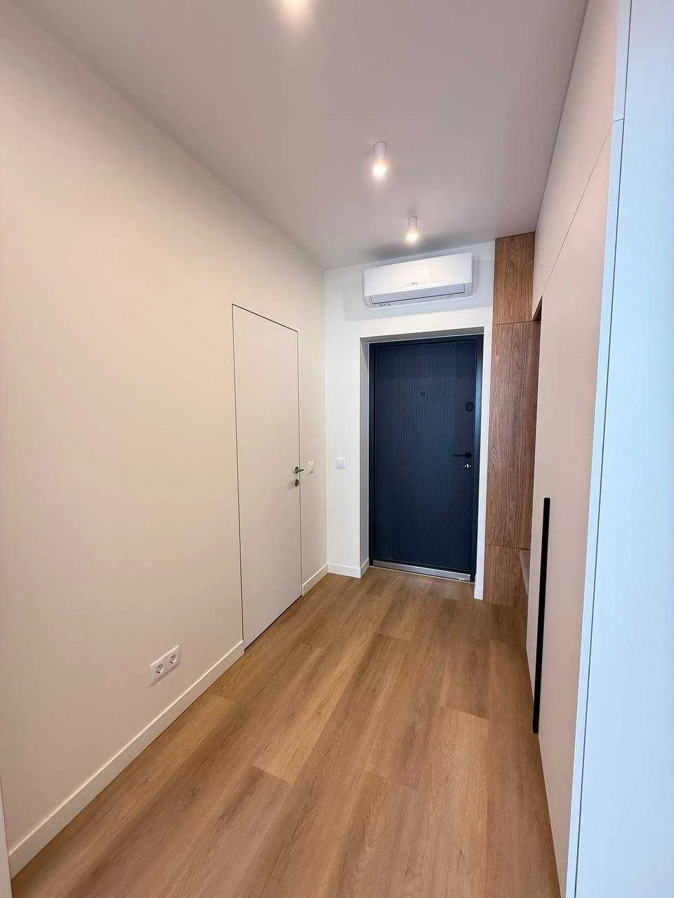 Stylish 2-room euro apartment with new quality renovation in residential complex "Central 2"