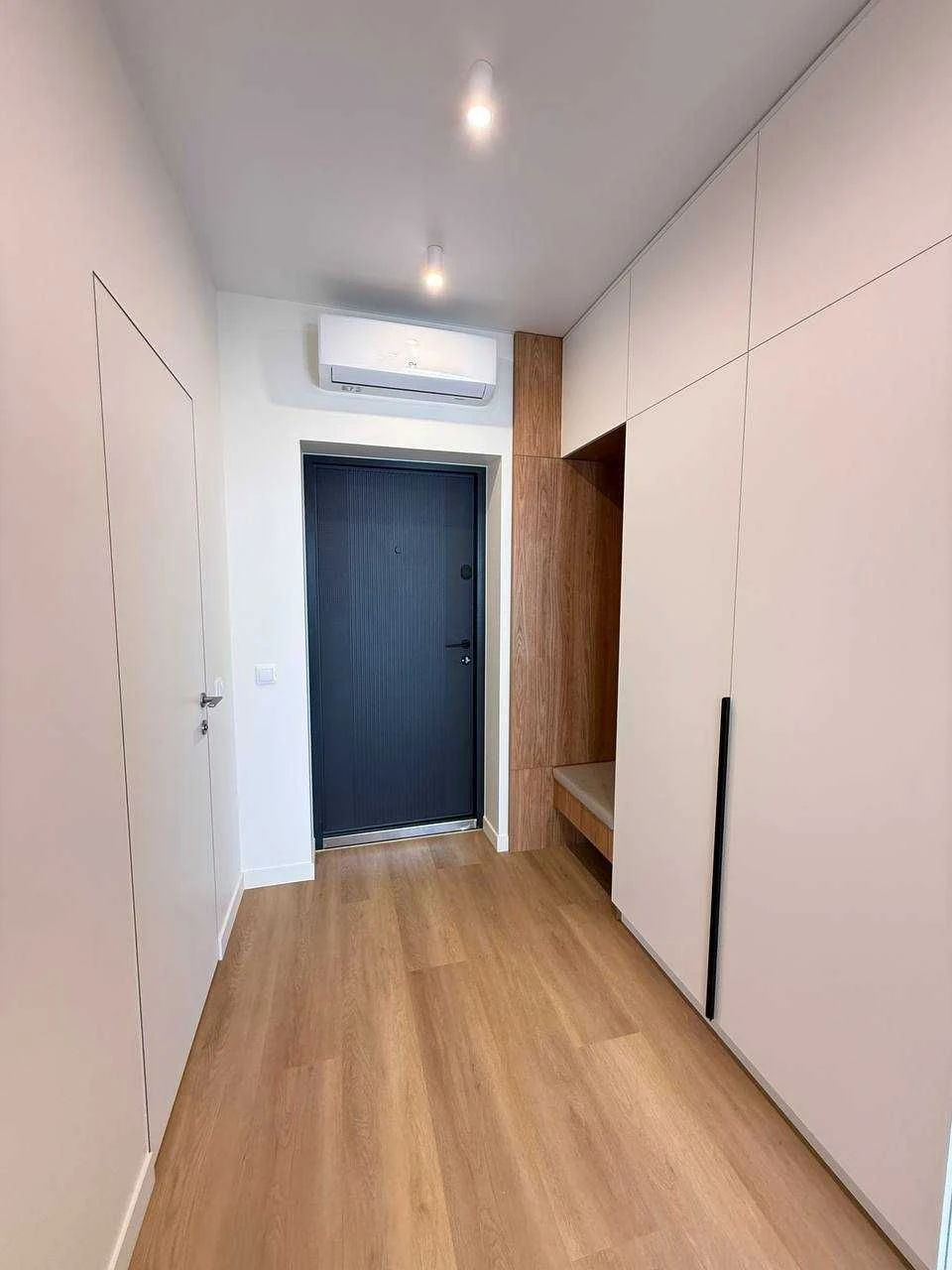 Stylish 2-room euro apartment with new quality renovation in residential complex "Central 2"