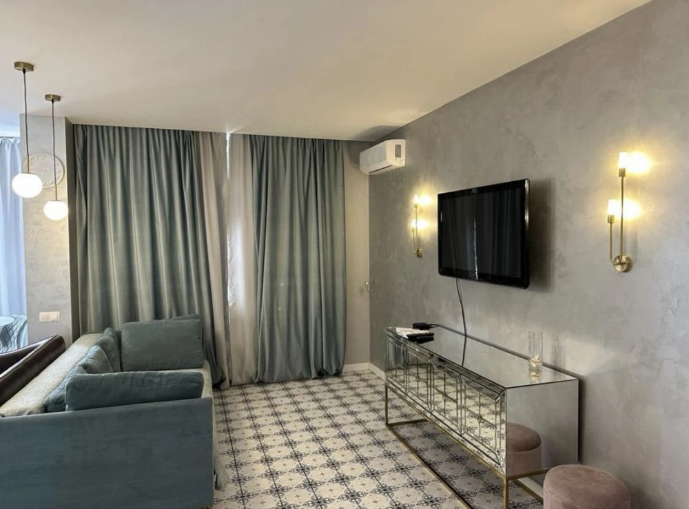 Fully furnished Euro 2 apartment, 58 sq m, Central 2 residential complex.