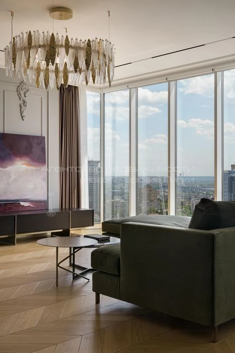 I will sell a new 4-room designer apartment in the residential complex Novopecherskie Lypky