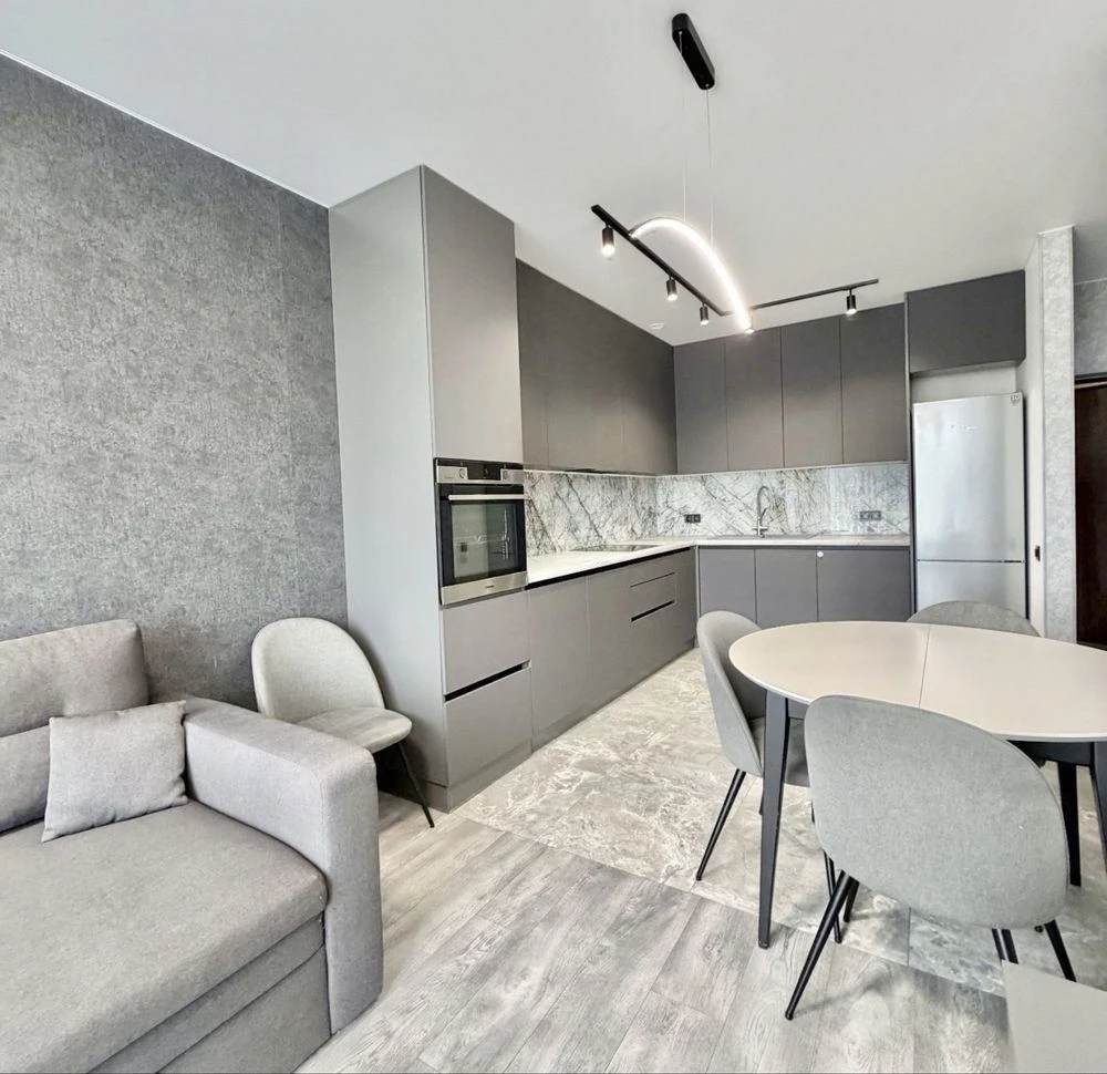 THIS IS WHAT YOU NEED 2-room apartment renovated in a new building
