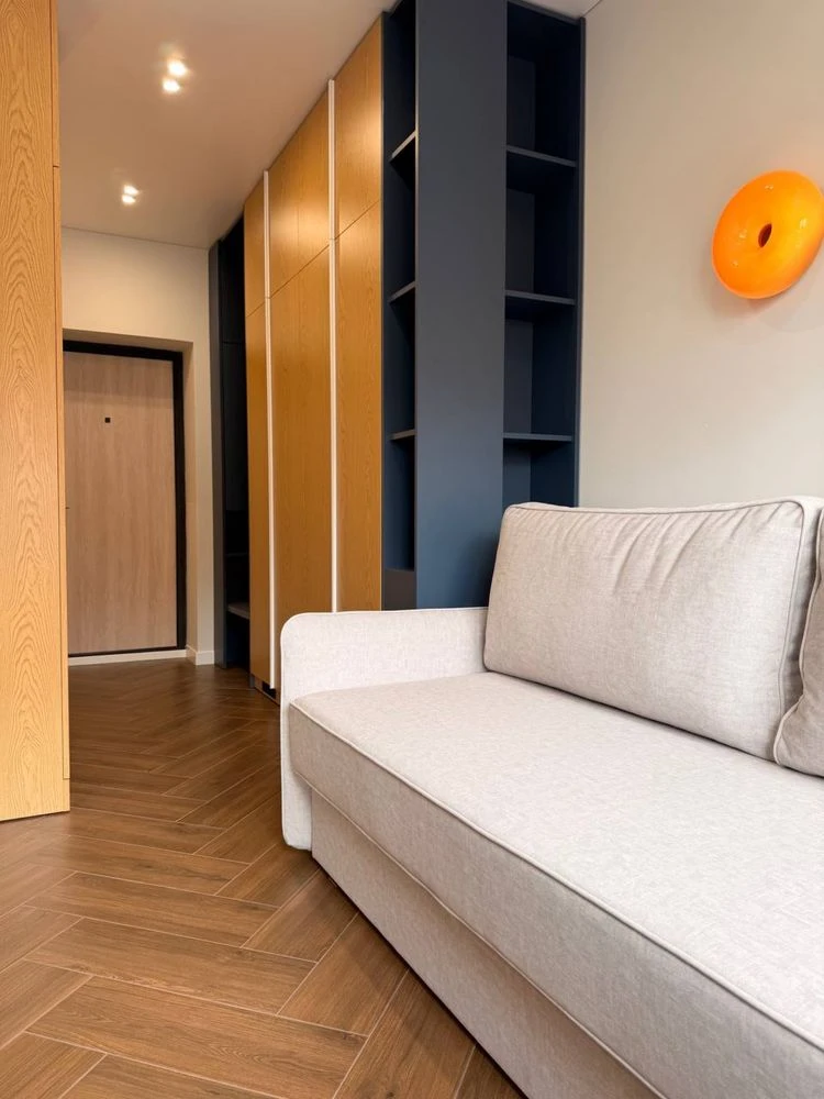 Apartment for Sale, Fully Renovated, in the ЖК Молодість residential complex, 15 minutes to Kyiv