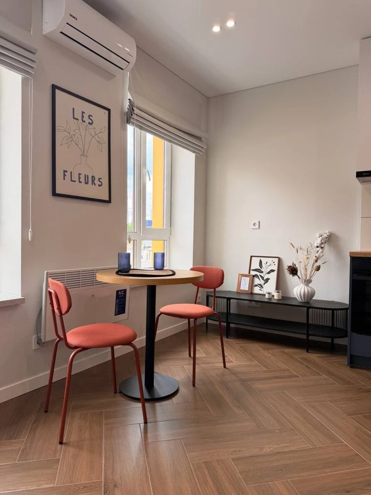Apartment for Sale, Fully Renovated, in the ЖК Молодість residential complex, 15 minutes to Kyiv