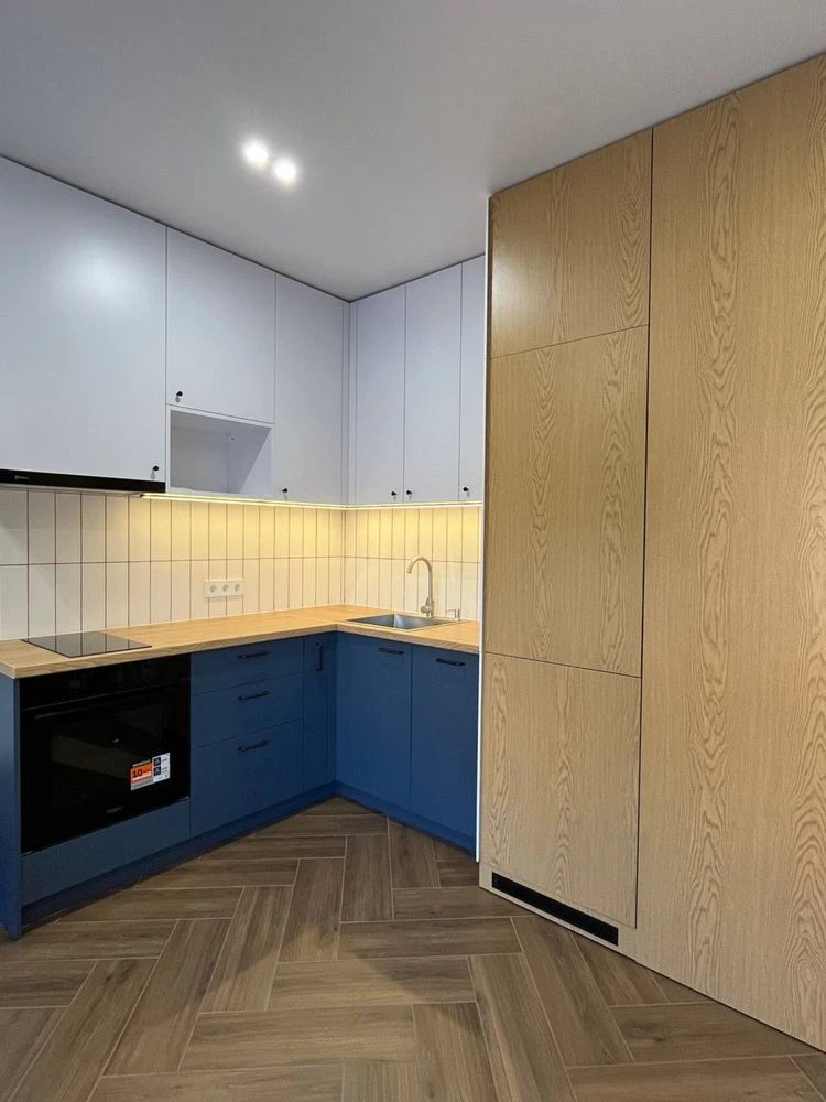 Apartment for Sale, Fully Renovated, in the ЖК Молодість residential complex, 15 minutes to Kyiv