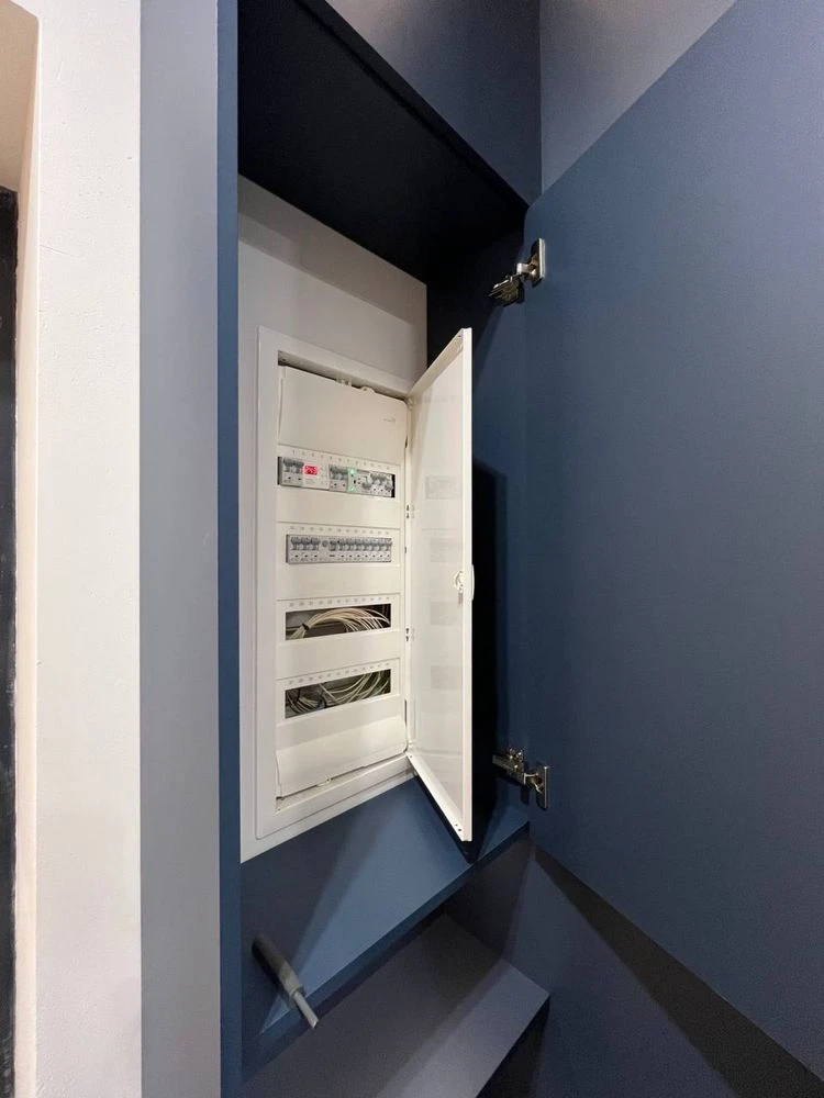 Apartment for Sale, Fully Renovated, in the ЖК Молодість residential complex, 15 minutes to Kyiv
