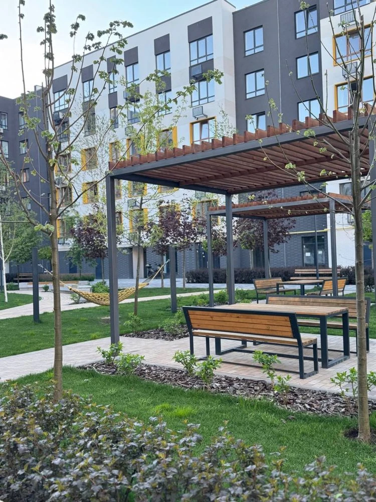 Apartment for Sale, Fully Renovated, in the ЖК Молодість residential complex, 15 minutes to Kyiv
