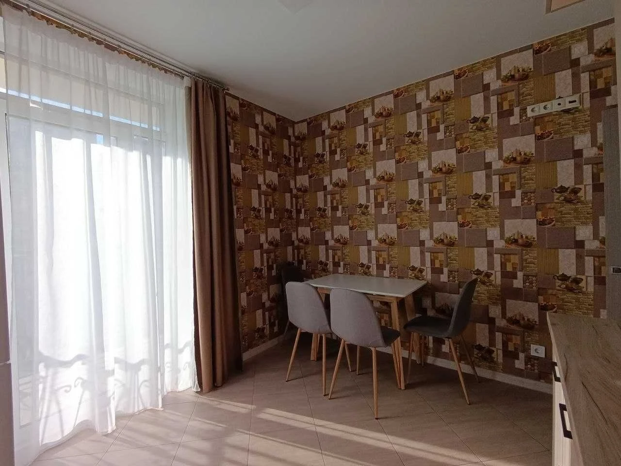 3-room apartment with renovation and furniture, never lived in!