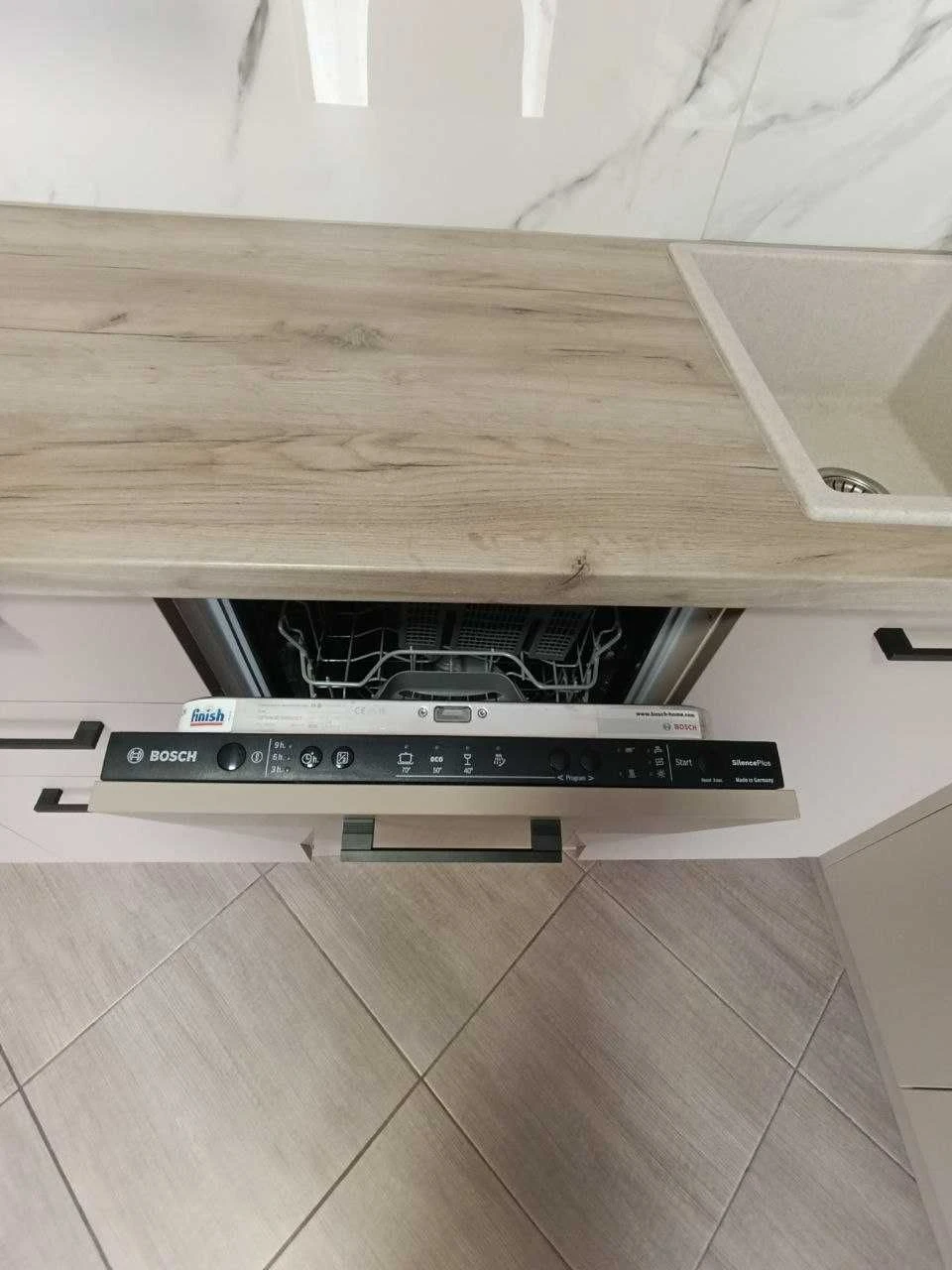 3-room apartment with renovation and furniture, never lived in!