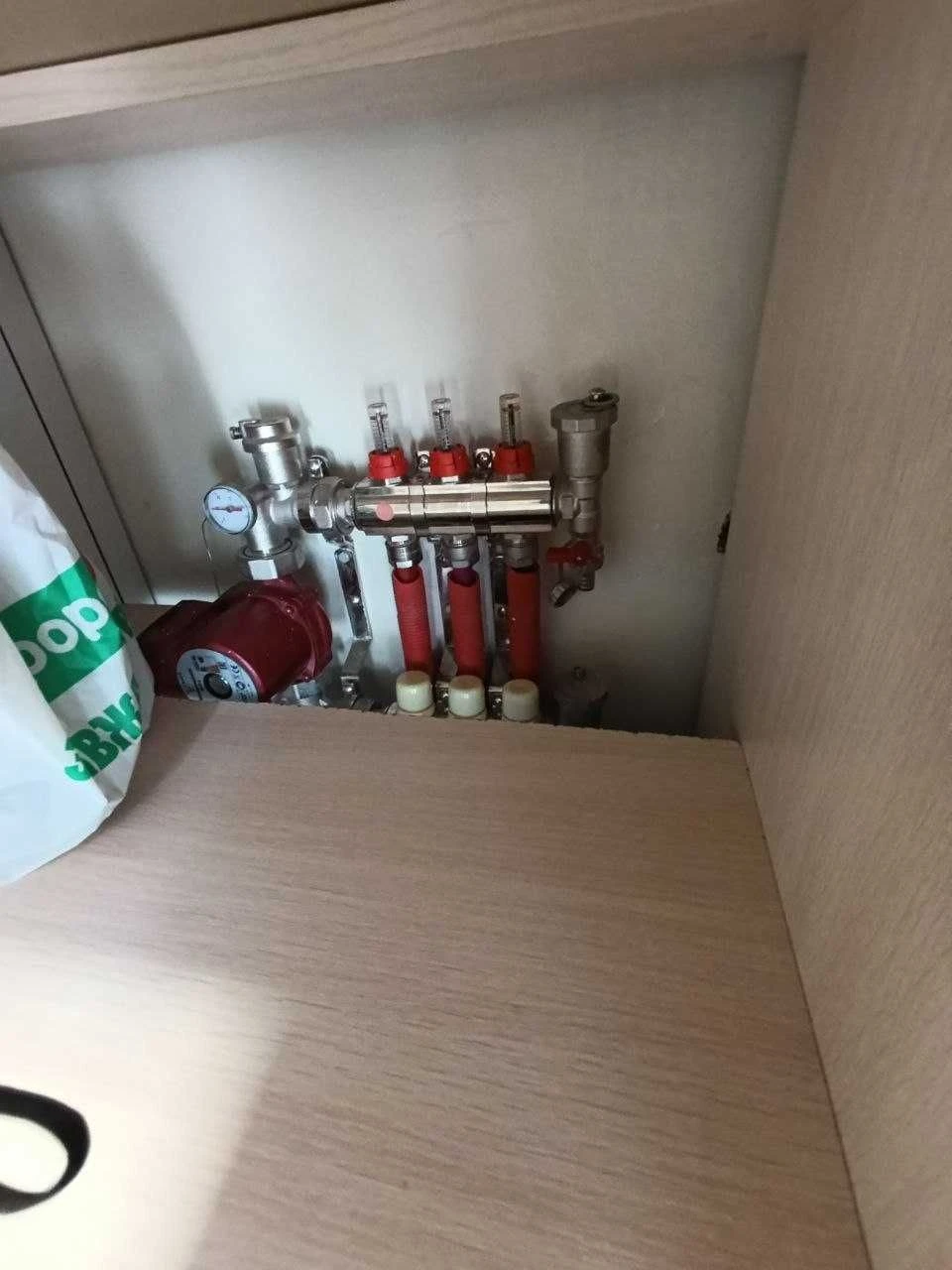 3-room apartment with renovation and furniture, never lived in!