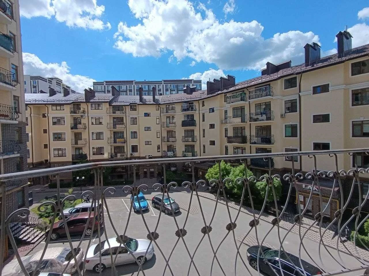3-room apartment with renovation and furniture, never lived in!