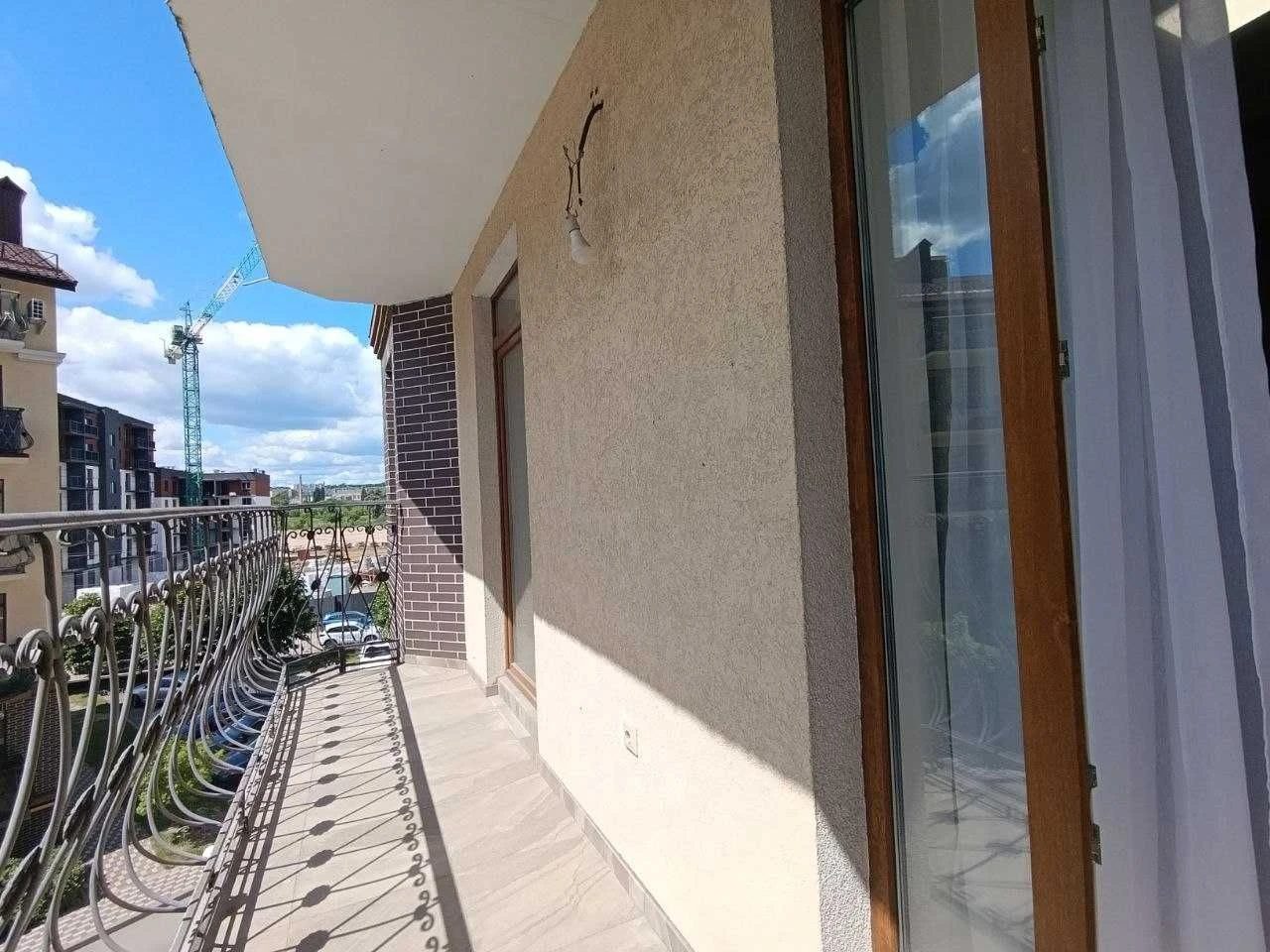 3-room apartment with renovation and furniture, never lived in!