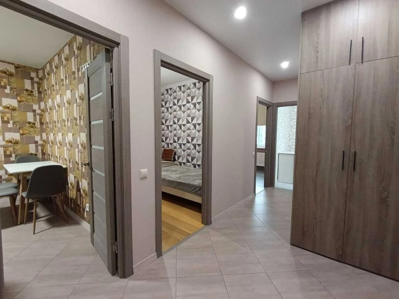 3-room apartment with renovation and furniture, never lived in!