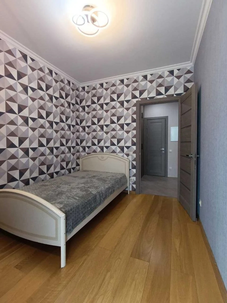 3-room apartment with renovation and furniture, never lived in!