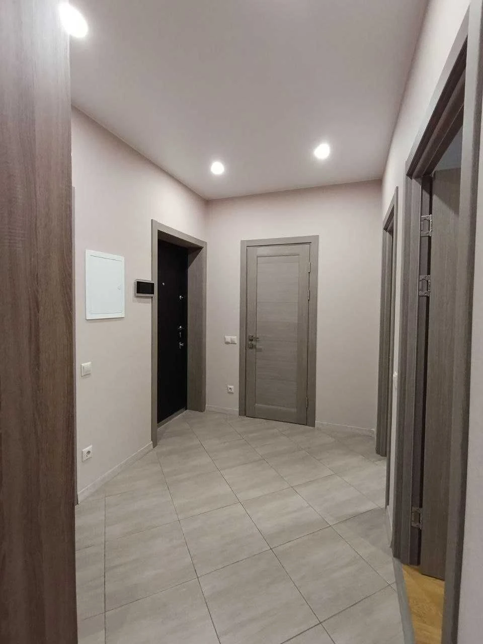 3-room apartment with renovation and furniture, never lived in!