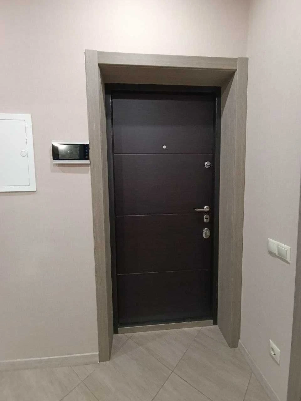 3-room apartment with renovation and furniture, never lived in!
