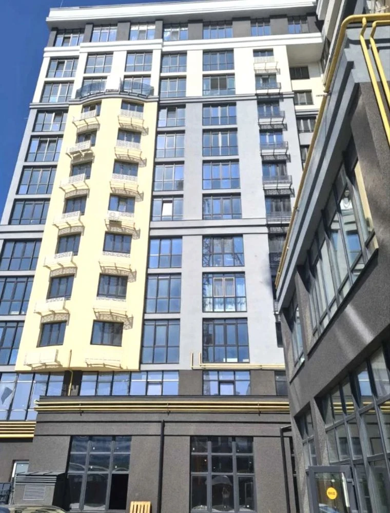 City Center! Spacious 1-bedroom apartment with wardrobe. Business Class Residence. Basement.