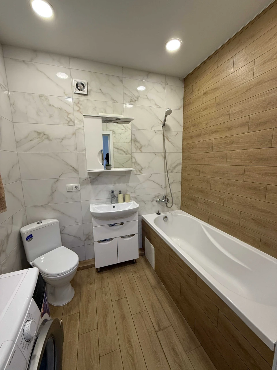 1-bedroom apartment 39 sq m with renovation in Central Park!