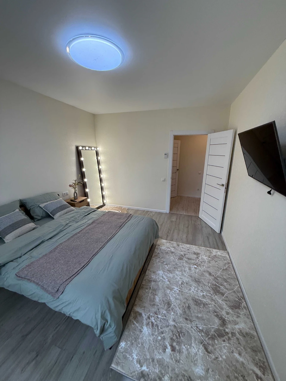 1-bedroom apartment 39 sq m with renovation in Central Park!