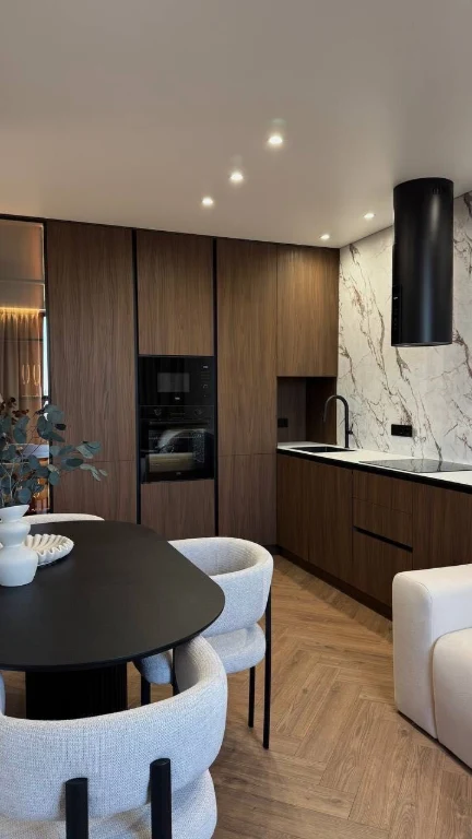 Stylish apartment with designer renovation-space, in which there is