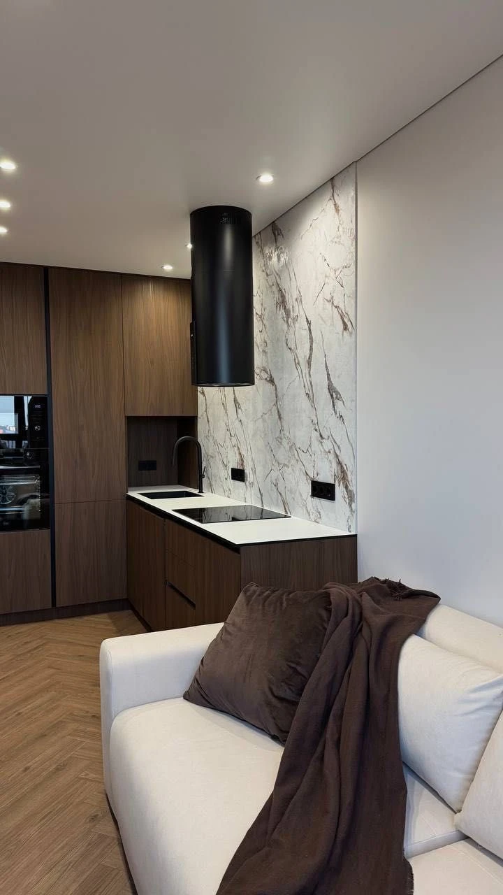 Stylish apartment with designer renovation-space, in which there is