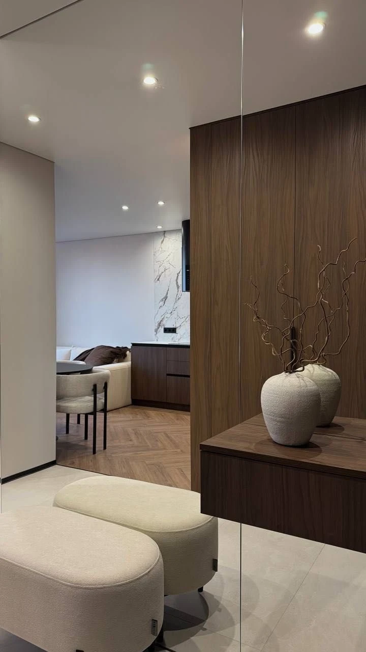 Stylish apartment with designer renovation-space, in which there is