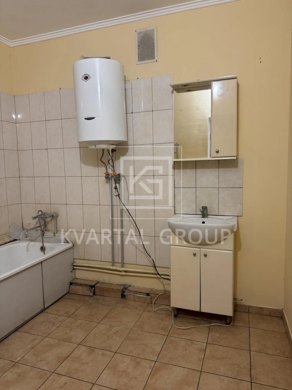 Three-room apartment renovated! Gas! 2% processing!