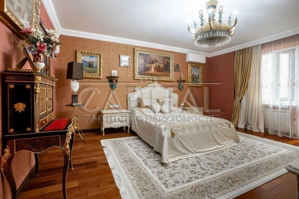 3-room apartment for sale with classic renovation Pechersk