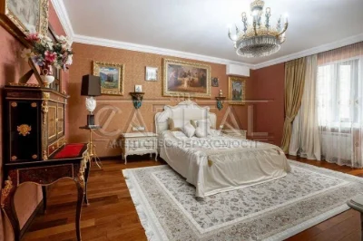 3-room apartment for sale with classic renovation Pechersk