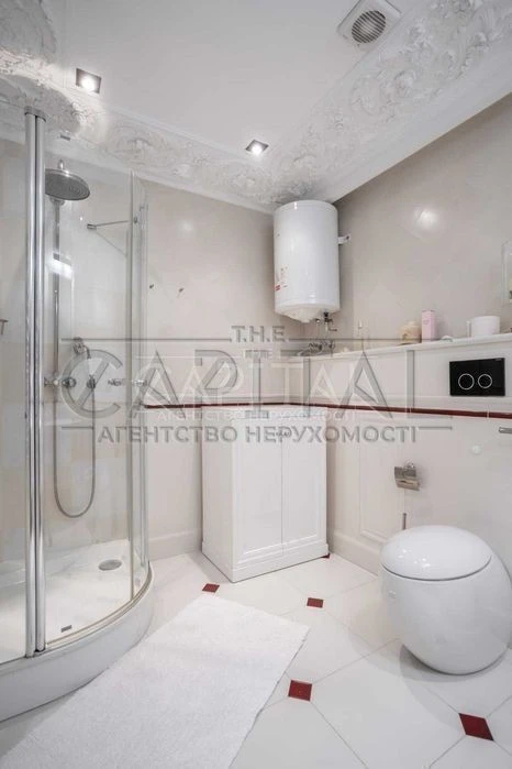 3-room apartment for sale with classic renovation Pechersk