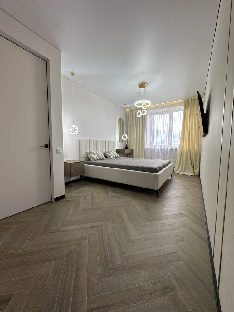 1-room apartment with renovation, 39 sq m, in the center – heated floor, 13/14 floor