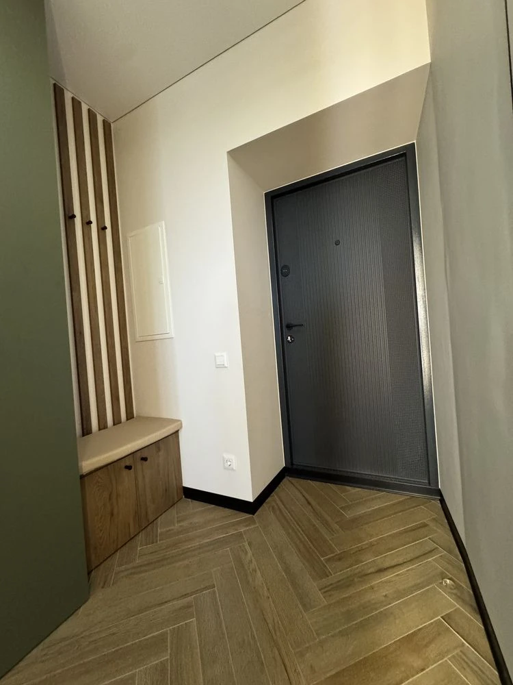 1-room apartment with renovation, 39 sq m, in the center – heated floor, 13/14 floor