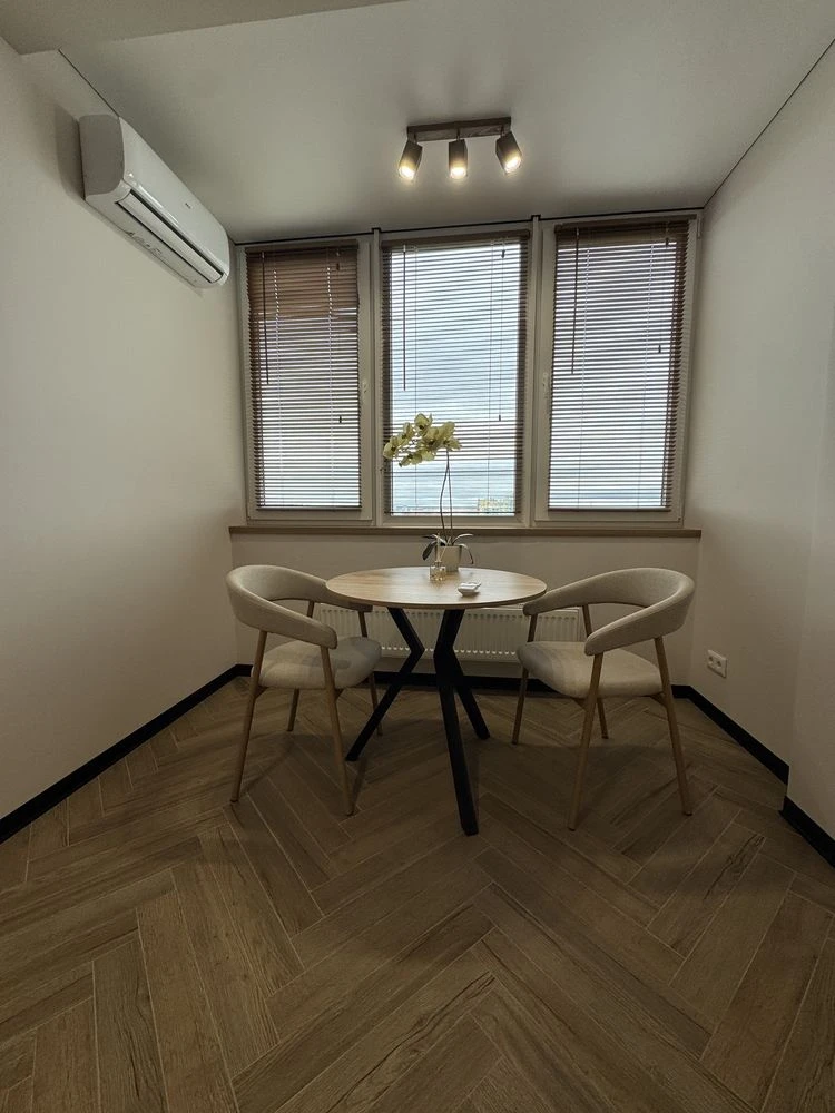 1-room apartment with renovation, 39 sq m, in the center – heated floor, 13/14 floor