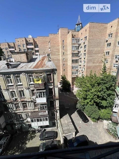 For sale 4-room apartment 180 sq. m. on Shota Rustaveli St. 4 • ID 3