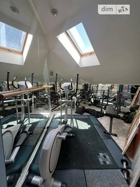 For sale 4-room apartment 180 sq. m. on Shota Rustaveli St. 4 • ID 3
