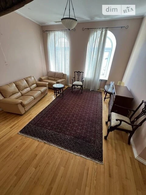 For sale 4-room apartment 180 sq. m. on Shota Rustaveli St. 4 • ID 3