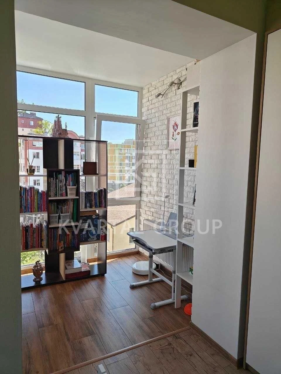 One-bedroom apartment with individual gas heating!