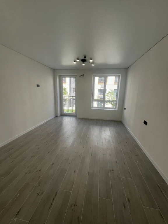 Apartment with New Renovation in "Molodist" Residential Complex