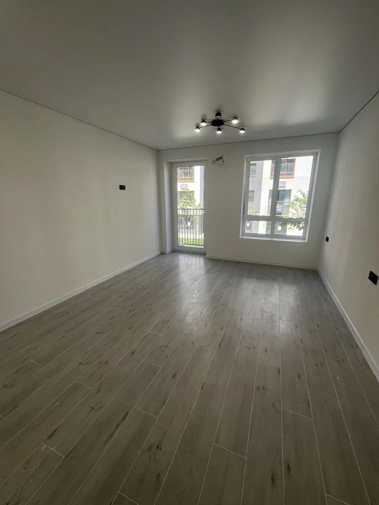 Apartment with New Renovation in "Molodist" Residential Complex