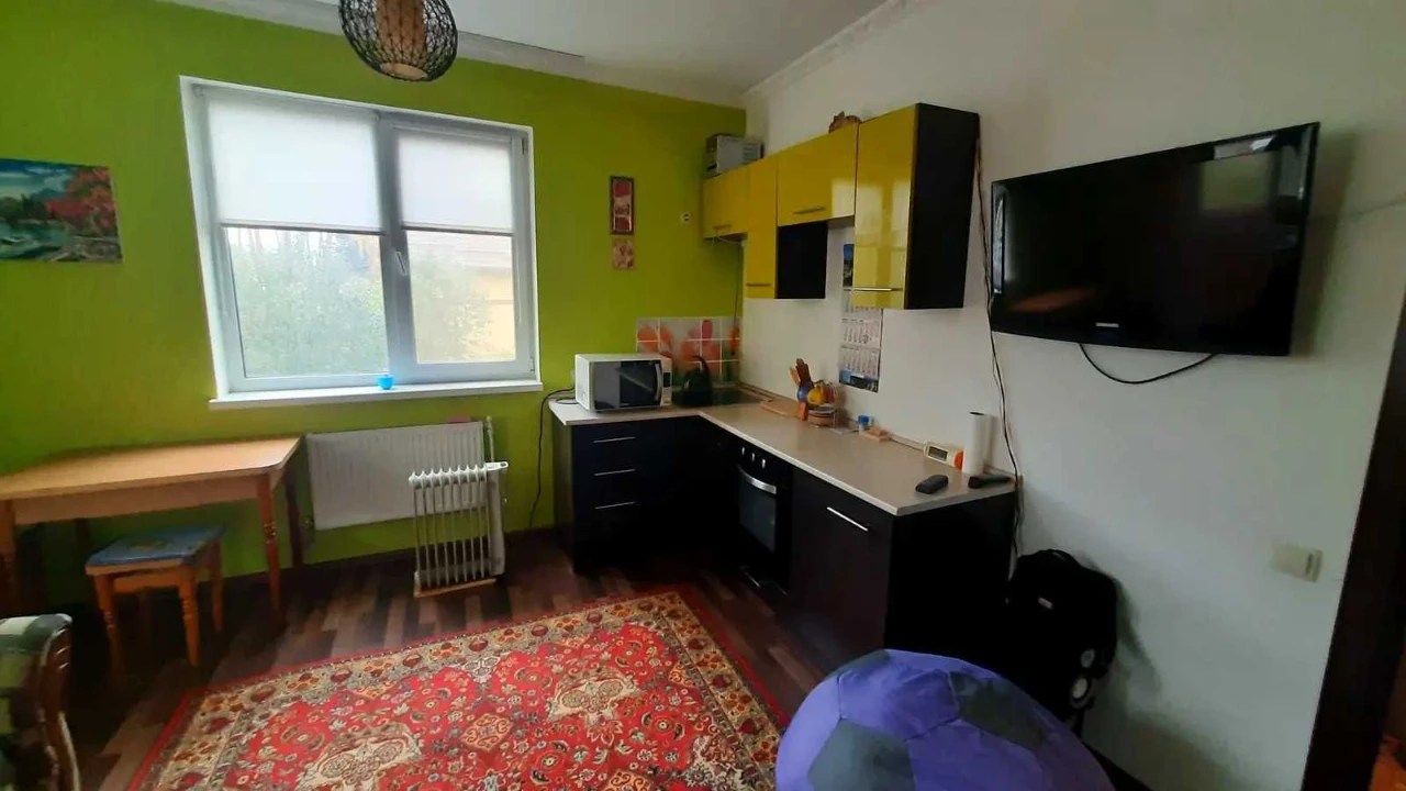 Продаж 1-но кімнатної квартири з ремонтом  33.6м² вул. Полта