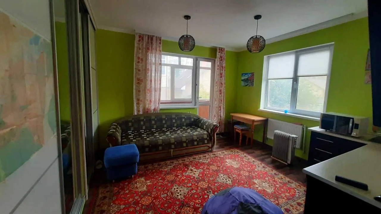 Продаж 1-но кімнатної квартири з ремонтом  33.6м² вул. Полта