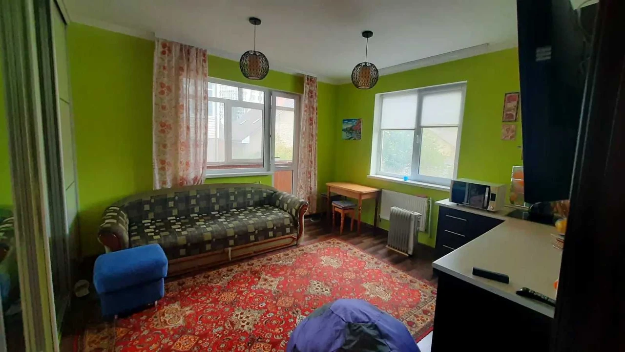 Продаж 1-но кімнатної квартири з ремонтом  33.6м² вул. Полта