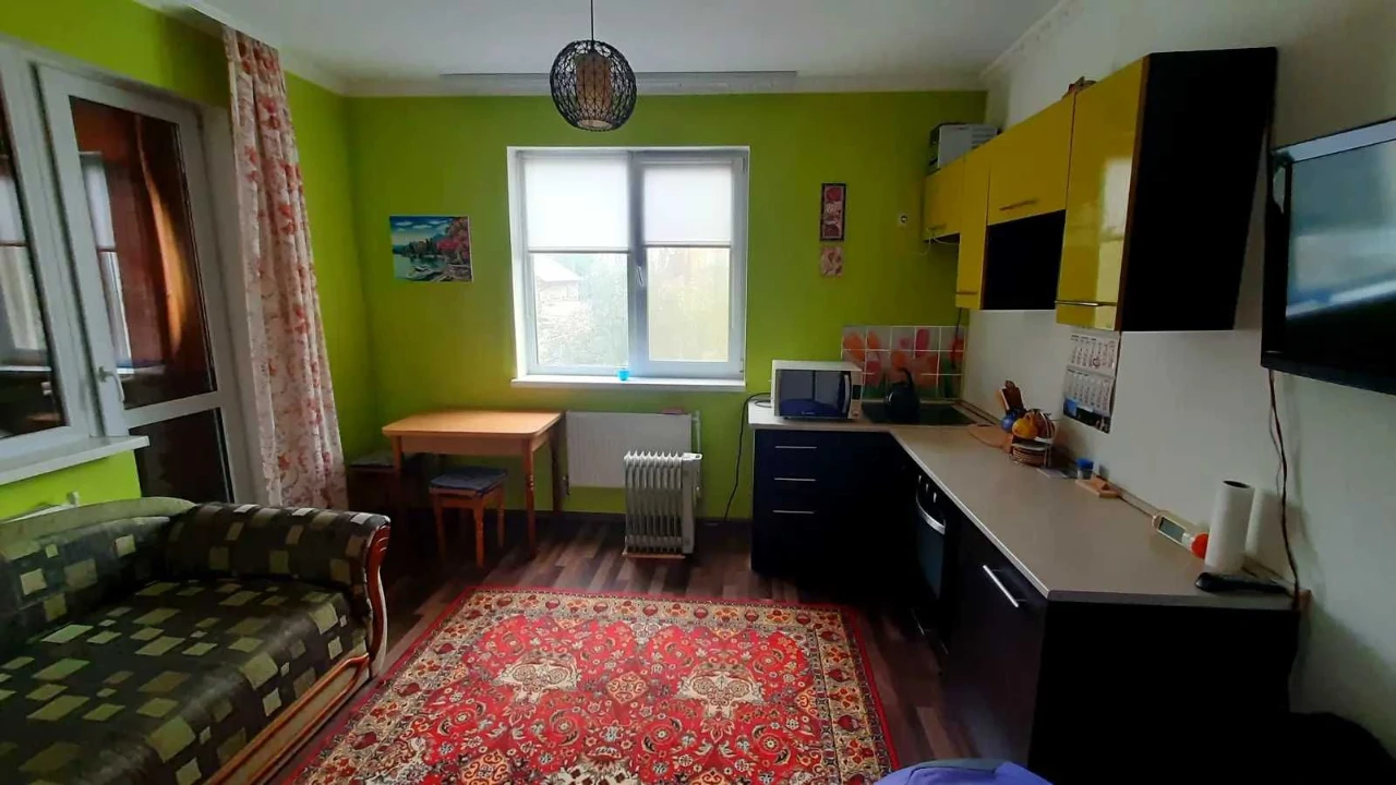 Продаж 1-но кімнатної квартири з ремонтом  33.6м² вул. Полта