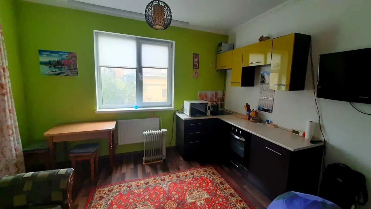 Продаж 1-но кімнатної квартири з ремонтом  33.6м² вул. Полта