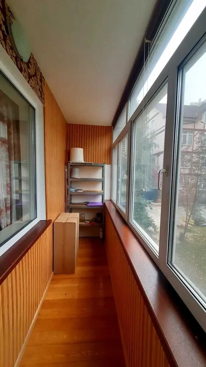 Продаж 1-но кімнатної квартири з ремонтом  33.6м² вул. Полта