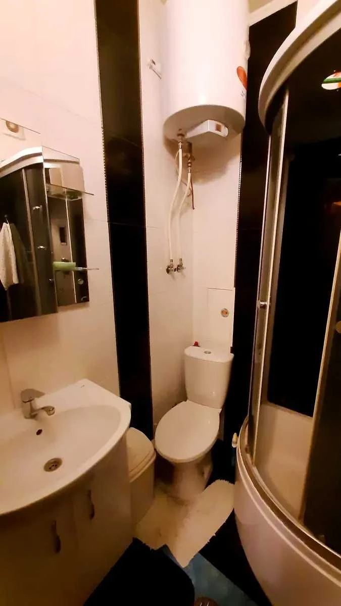 Продаж 1-но кімнатної квартири з ремонтом  33.6м² вул. Полта