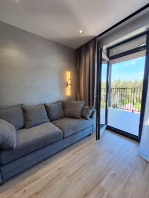 For Sale: 1-bedroom apartment 42 sq m with new designer renovation