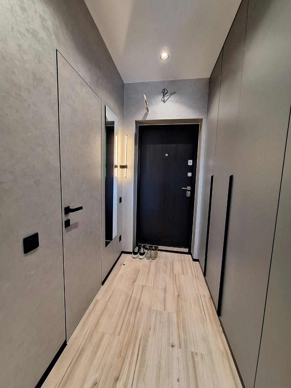 For Sale: 1-bedroom apartment 42 sq m with new designer renovation